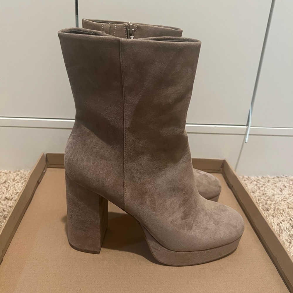 Steve Madden Tan Suede Ankle Boots